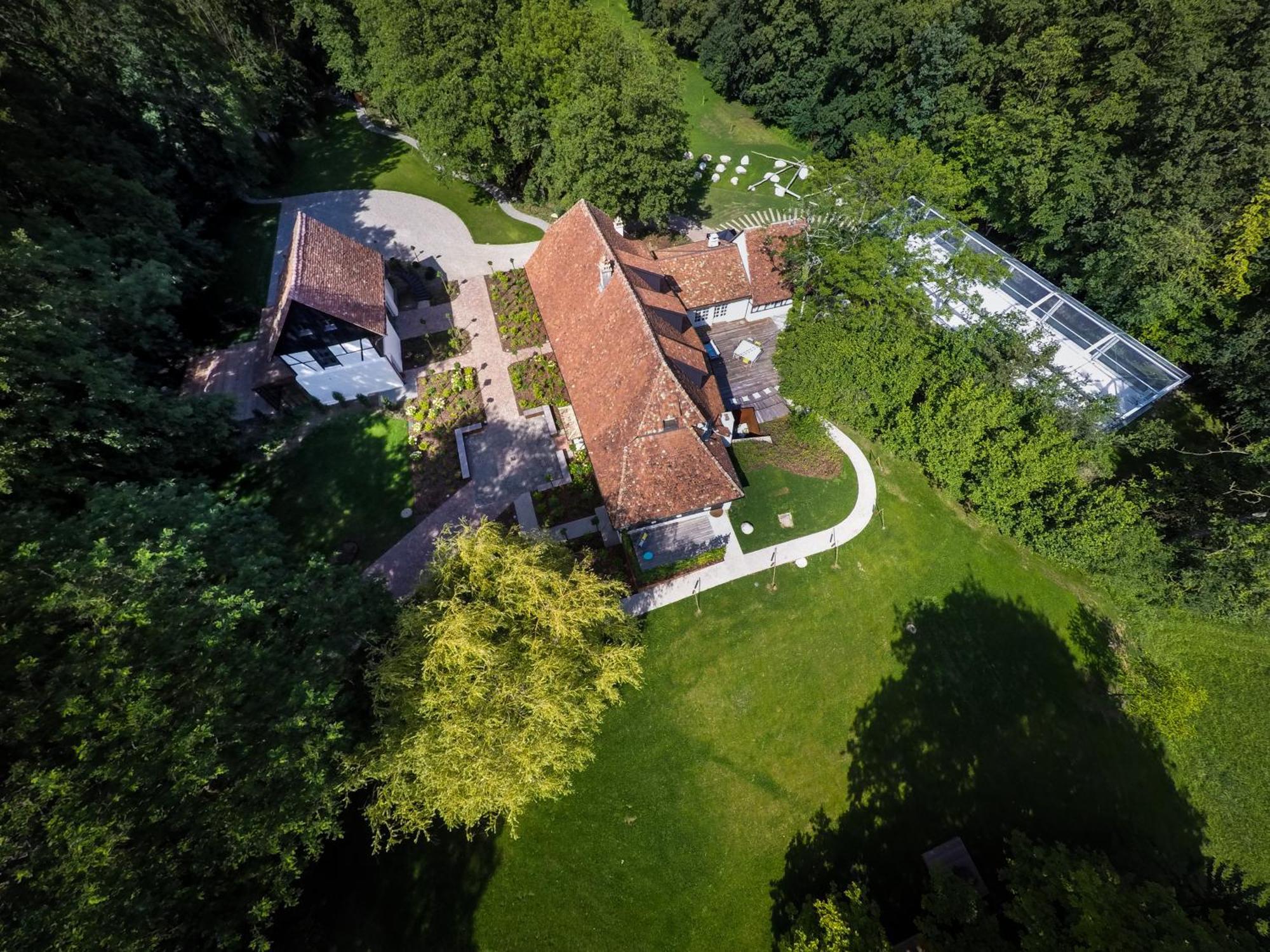 Domaine Du Kaegy - Hebergements 5 Etoiles Steinbrunn-le-Bas Exterior photo
